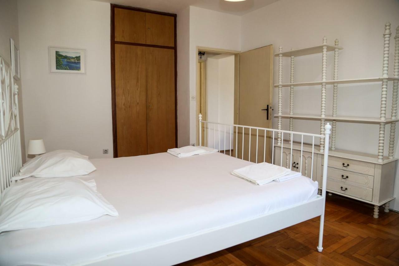 Hvar Apartma *