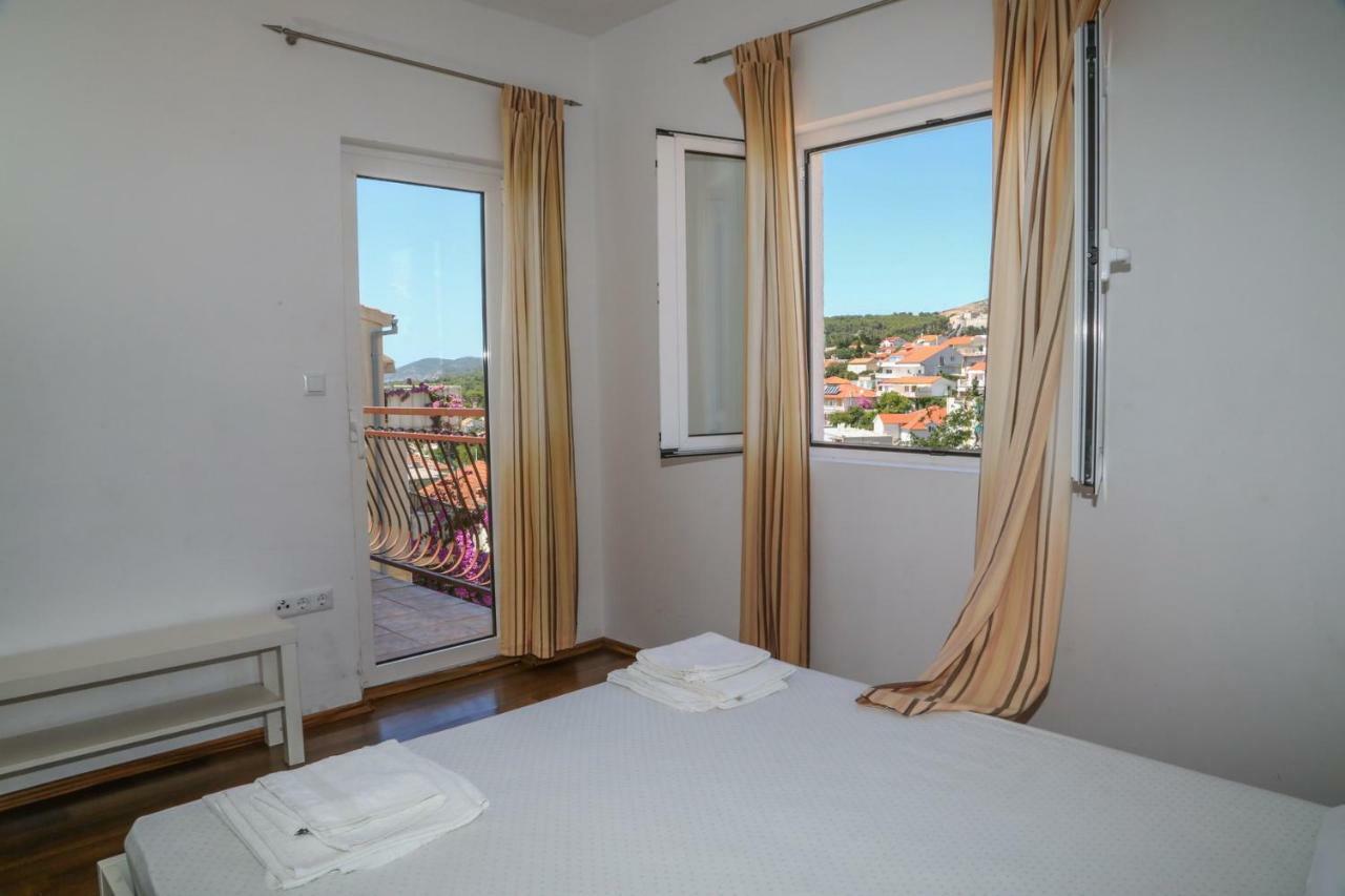 Apartma Hvar *