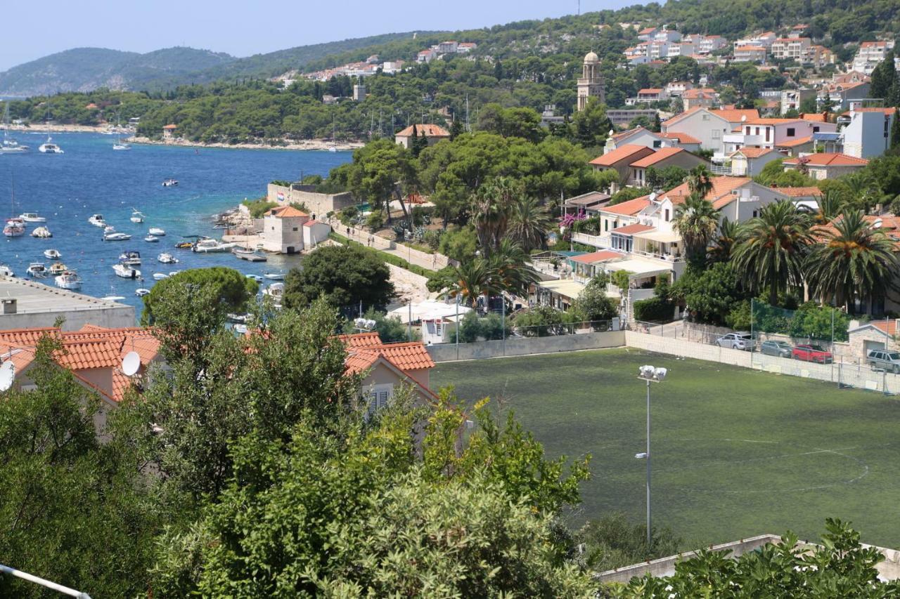 Hvar Apartma *